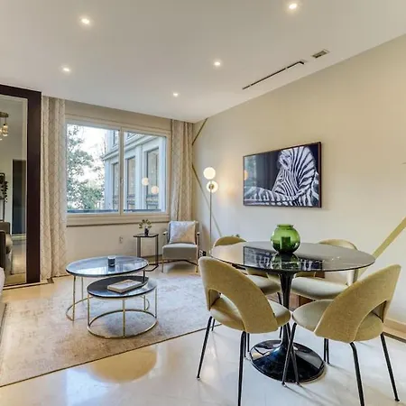 Appartamento Montaigne Executive *