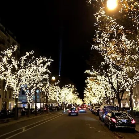 Montaigne Executive * Parigi