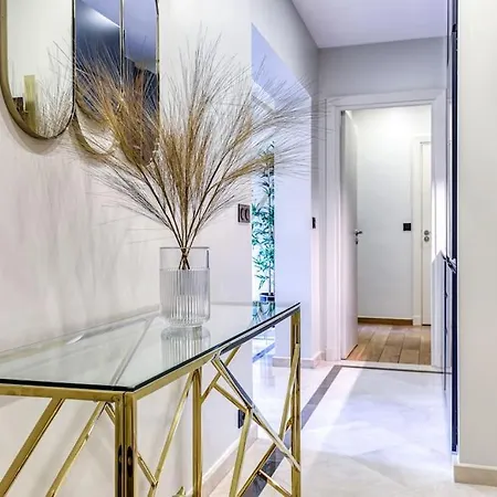 Montaigne Executive * Parigi
