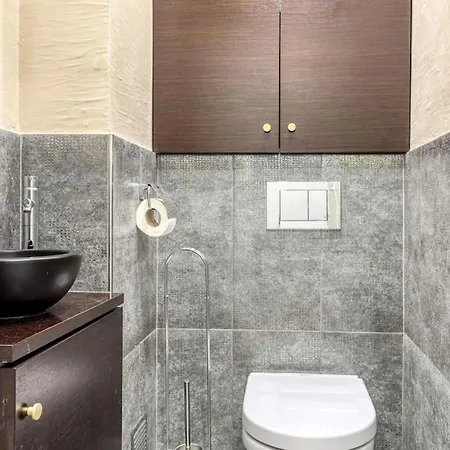 Appartamento Montaigne Executive *