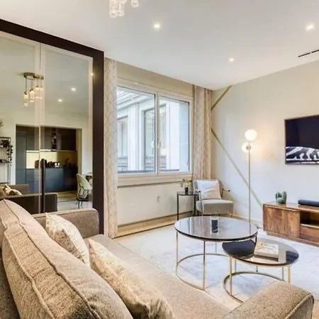 Appartamento Montaigne Executive *