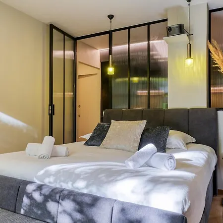 Montaigne Executive Parigi