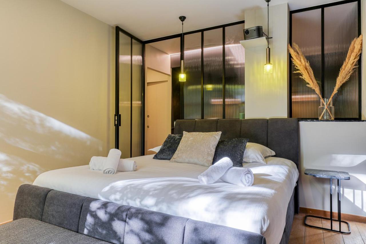 Montaigne Executive Parigi