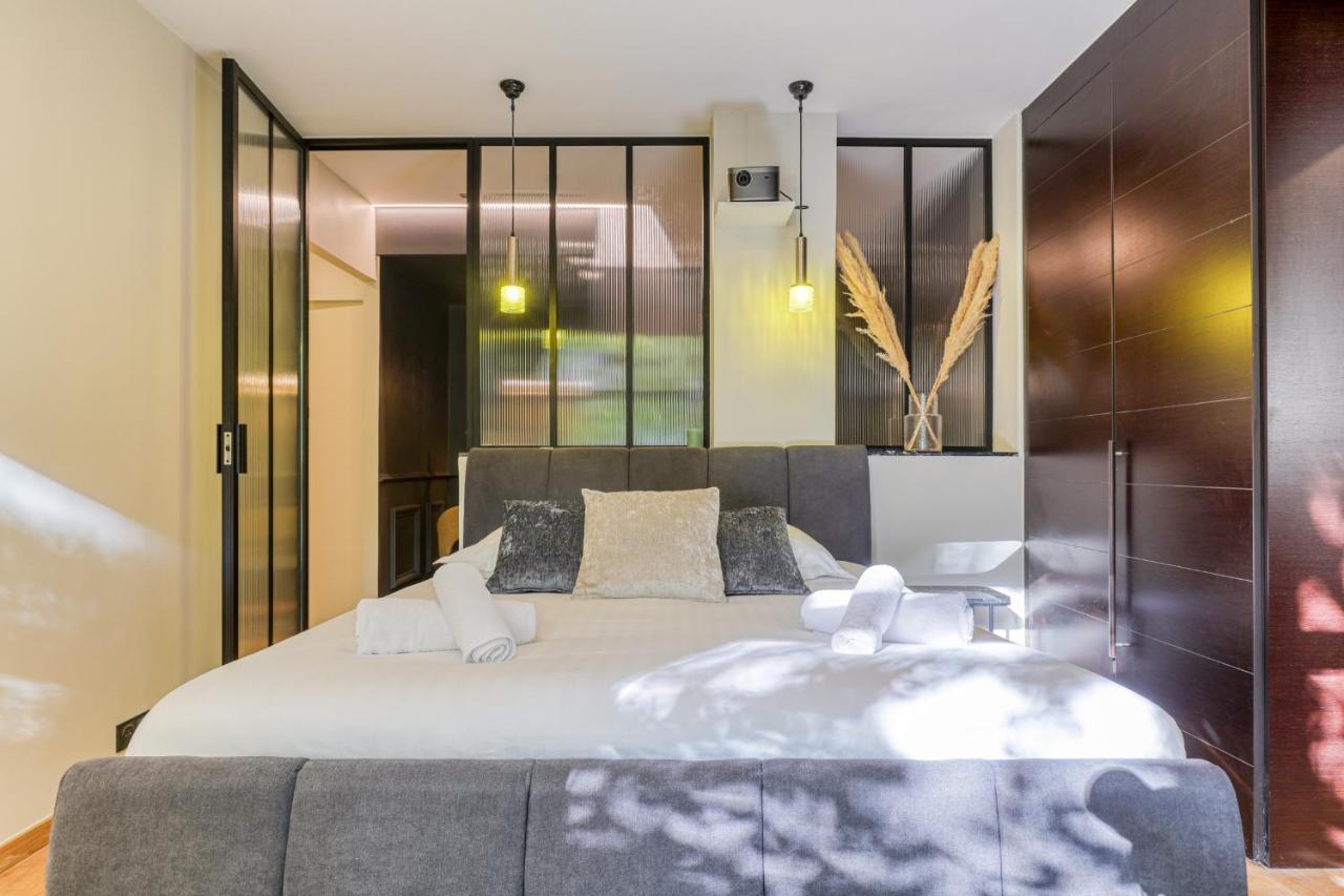 Montaigne Executive Appartamento Parigi