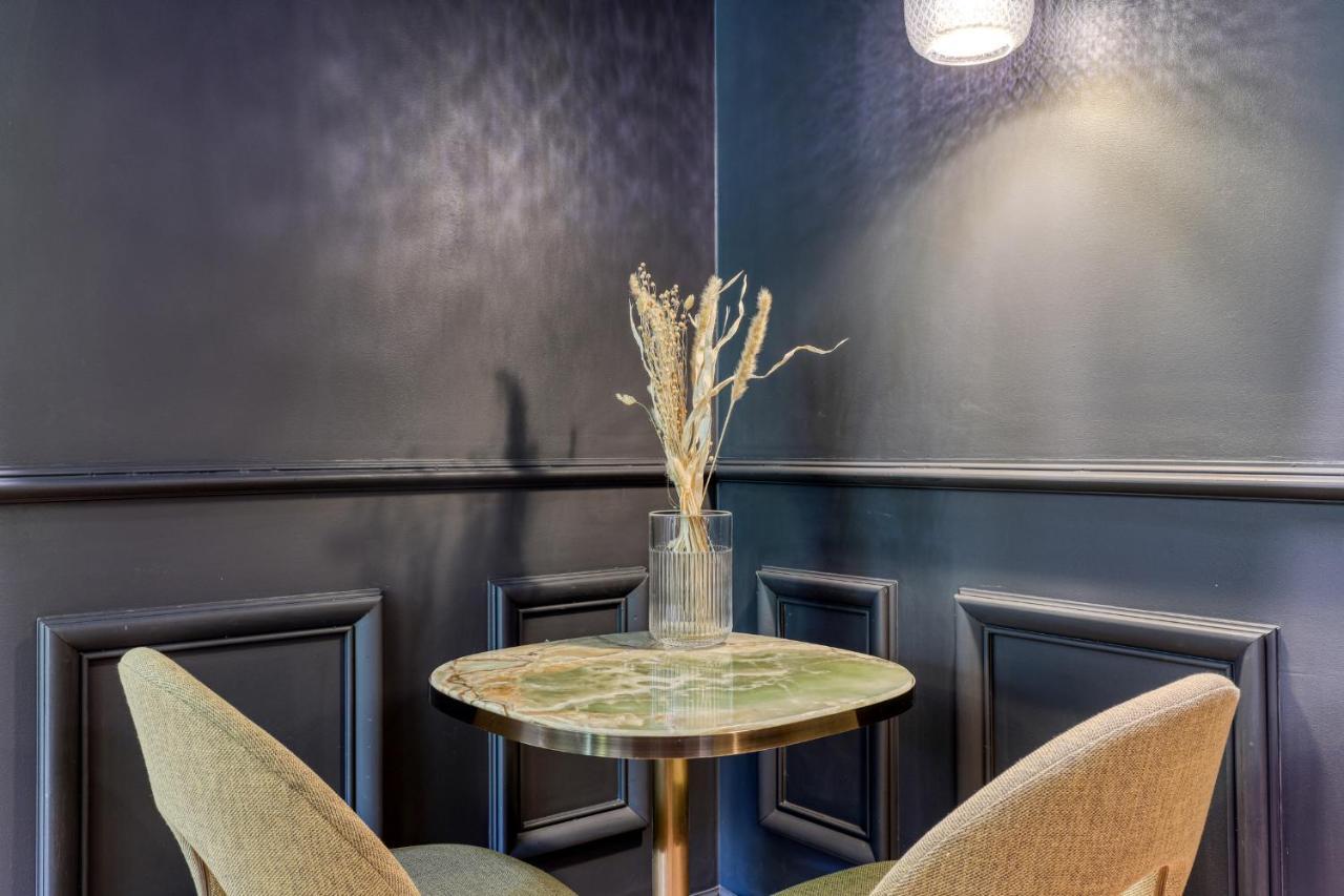 Montaigne Executive Parigi