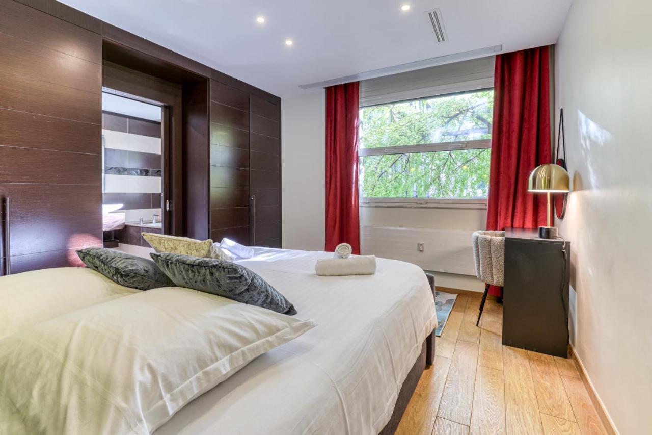 Montaigne Executive Appartamento Parigi